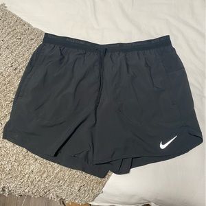 Nike 5” Inseam Stride Short Large